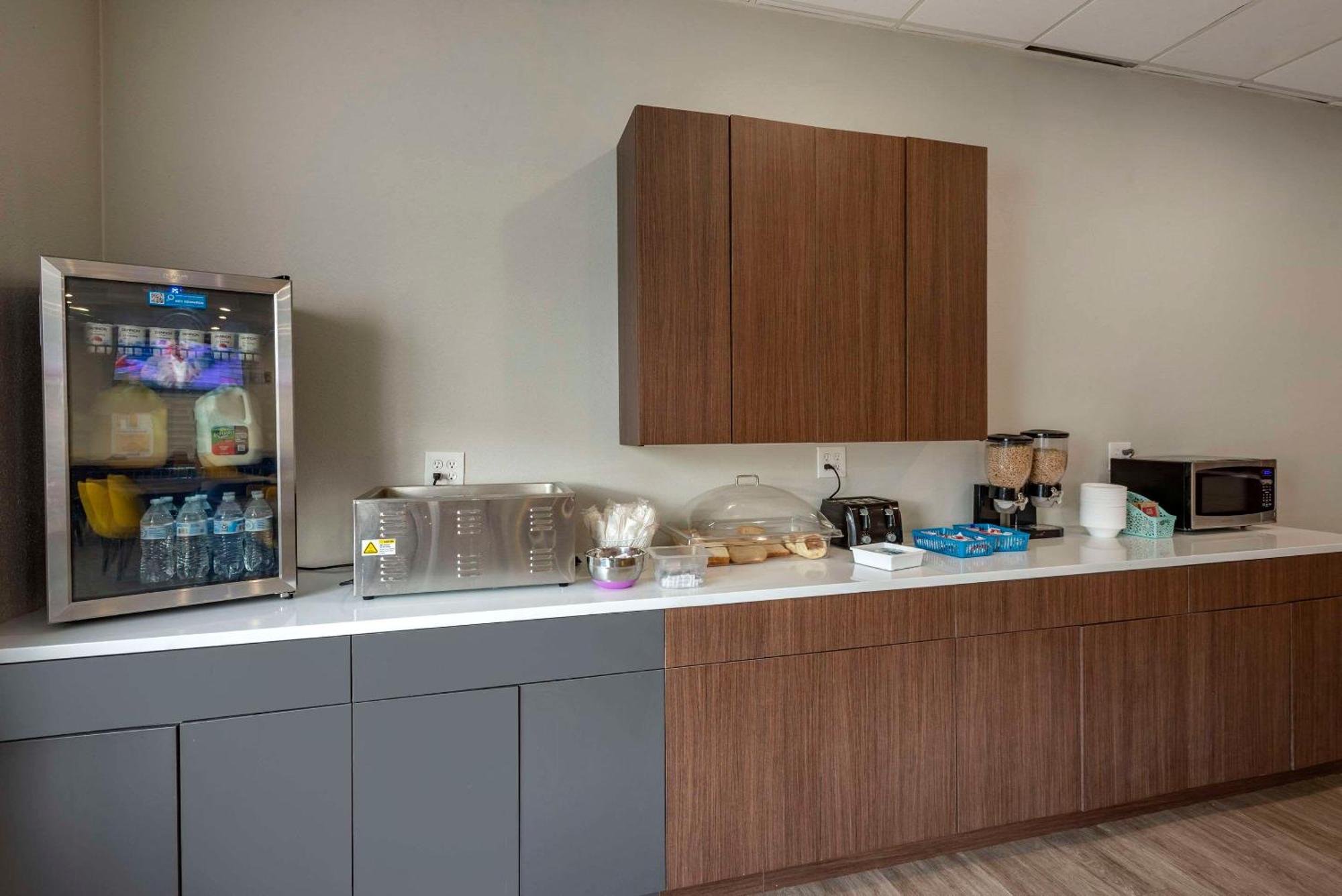 צ'סטר Comfort Inn Philadelphia International Airport West מראה חיצוני תמונה