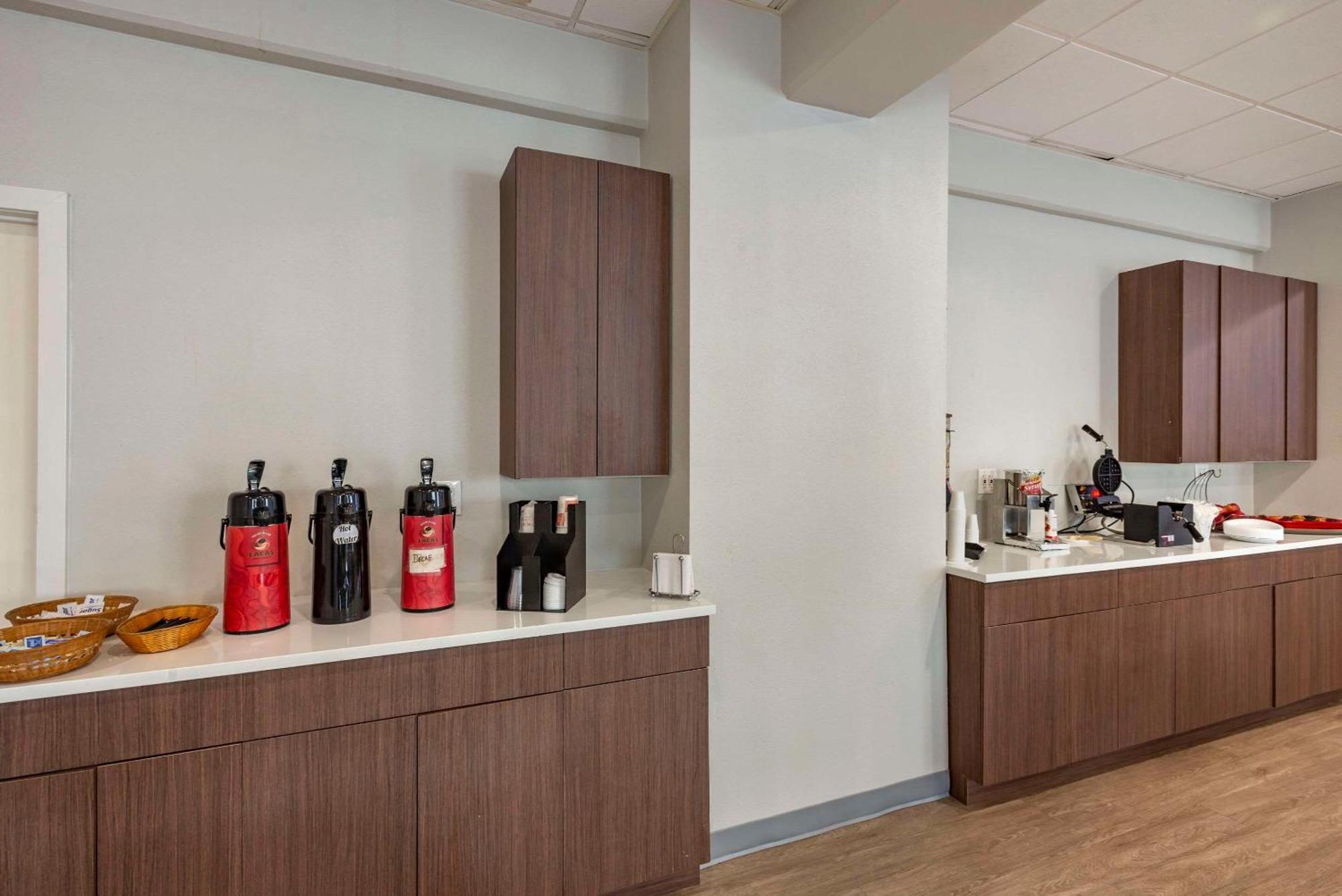 צ'סטר Comfort Inn Philadelphia International Airport West מראה חיצוני תמונה
